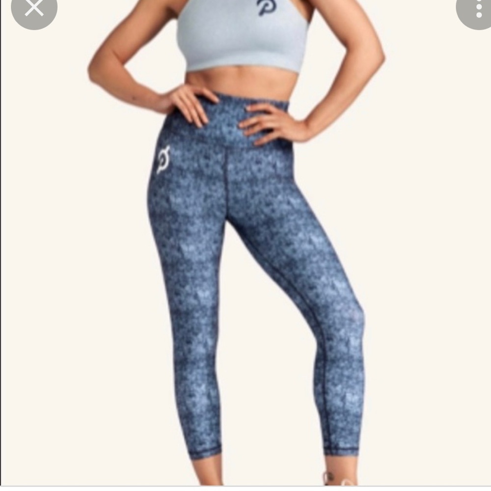 Peloton Cadence Capri Pants Size L
